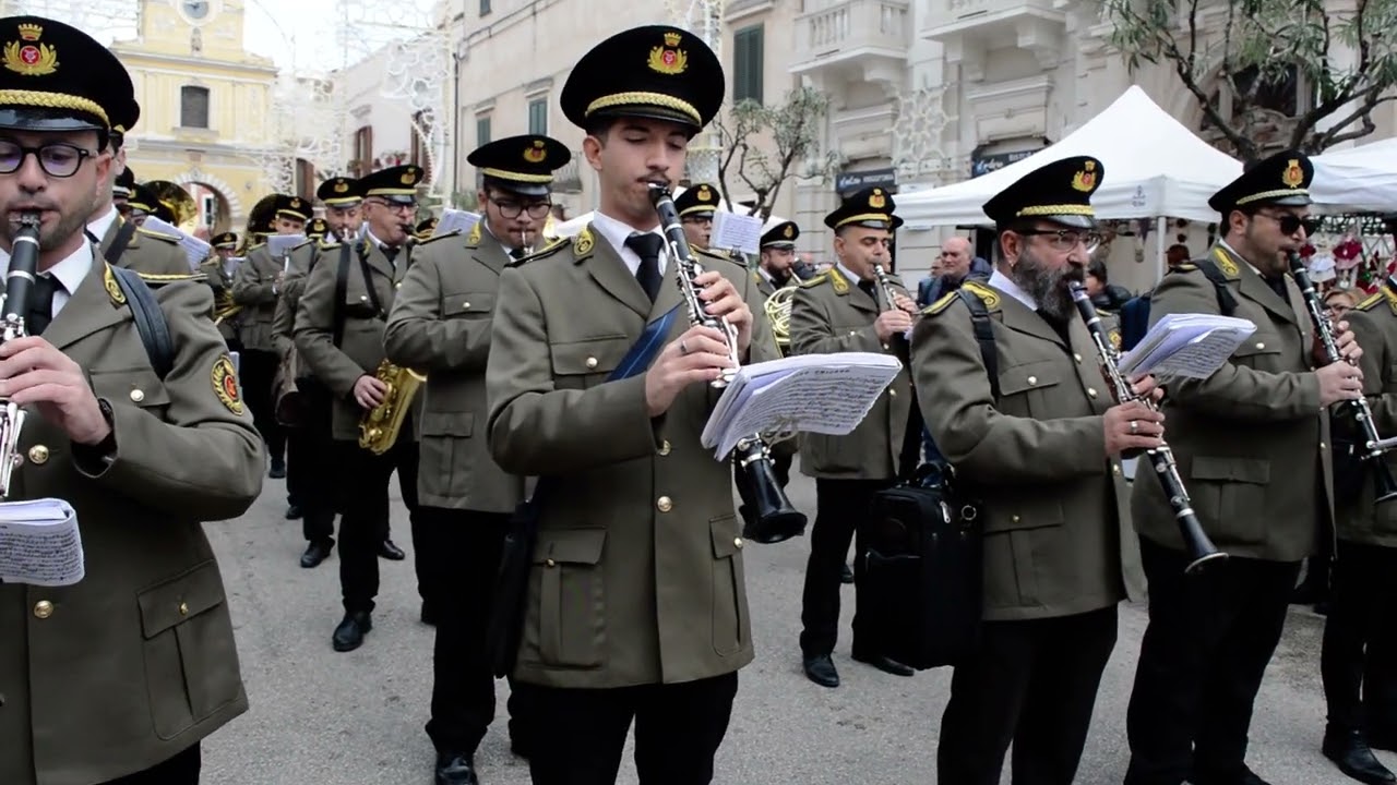 Banda Città di Triggiano - Marcia Civiltà - San Trifone 10/11/2023 Adelfia