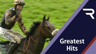 He's carrying 11-12 and he's shooting clear! TIDAL BAY takes the 2012 Bet365 Gold Cup with ease!
