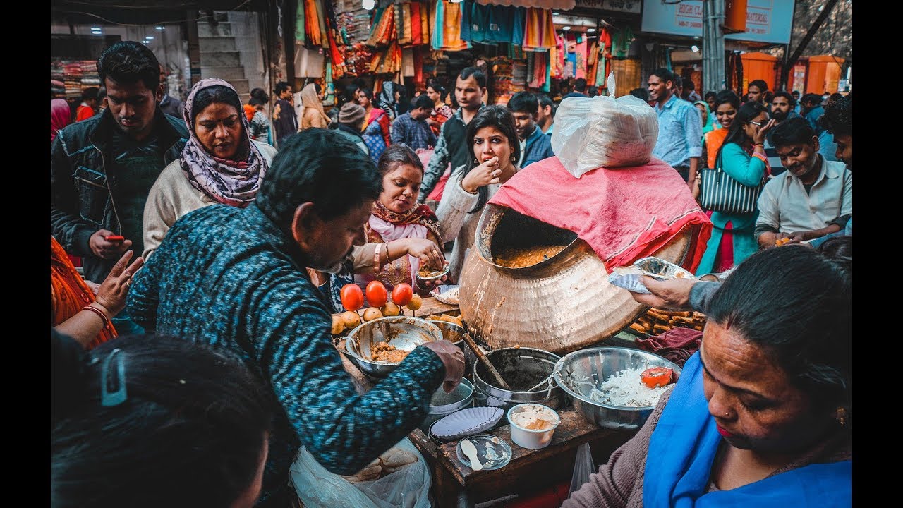 Fast Food Corner in Sadar Bazar, Delhi - YouTube