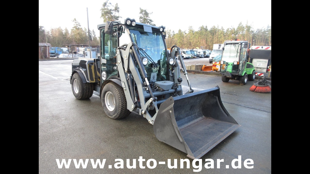 Kärcher MIC 84 Geräteträger 4x4 mit Frontlader Hoflader Radlader Kommunalfahrzeug www.auto-ungar.de