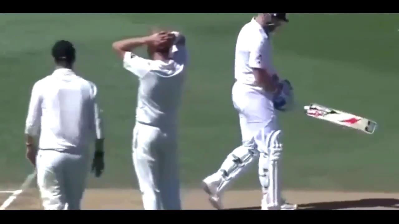 Bowled but not out Lucky moment in cricket history all time 2017 - YouTube