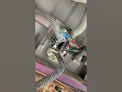 Power wire reverse light rear backup camera Silverado 1999-2006 - YouTube