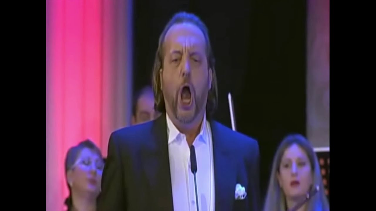 Adrian Xhema - Tenor "Manon Lescaut" Donna non vidi mai G.Puccini - YouTube