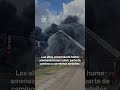 Alarma a vecinos el incendio de una recicladora de llantas