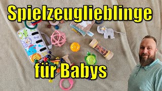 Babys erstes Spielzeug: 11 Must-Haves für die Entwicklung