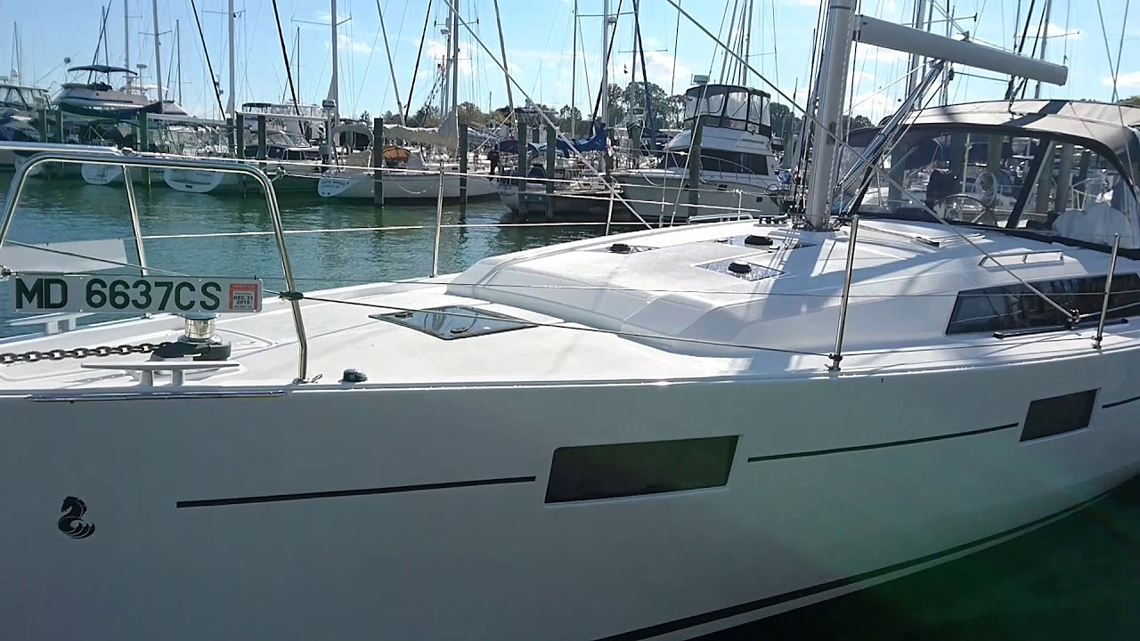 Sailing Melody. 2017 Beneteau 41.1 . Docking Made Easy.