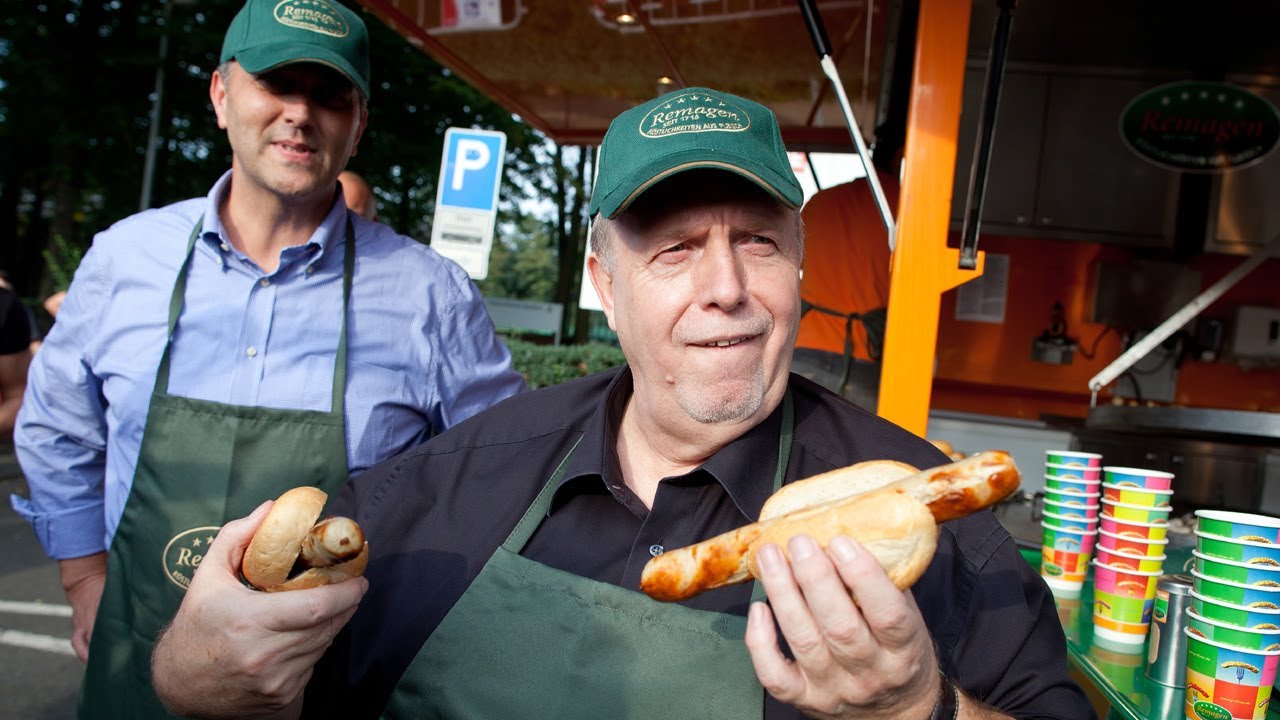 podolski op Calli grillt am Geißbockheim