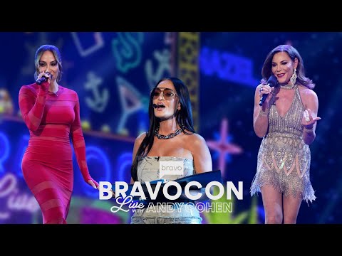 Lisa Barlow, Melissa Gorga, & Countess Luann Sing Bravo’s Holiday Megamix | BravoCon Live