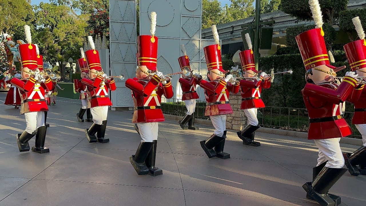 A Christmas Fantasy Parade First Show 2023 4K