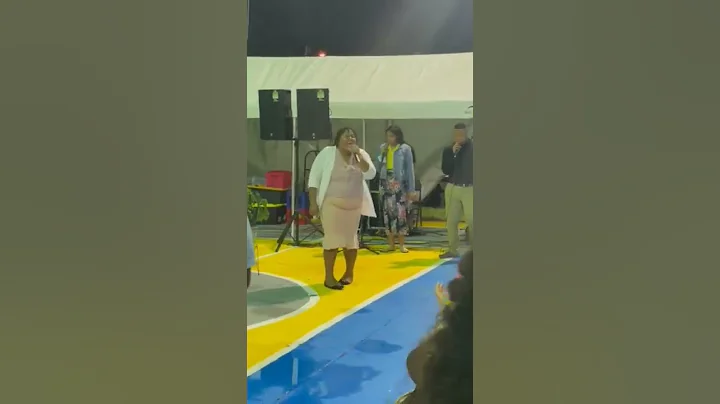 Agrupacion proclamando victoria. Pastora. Maria Co...