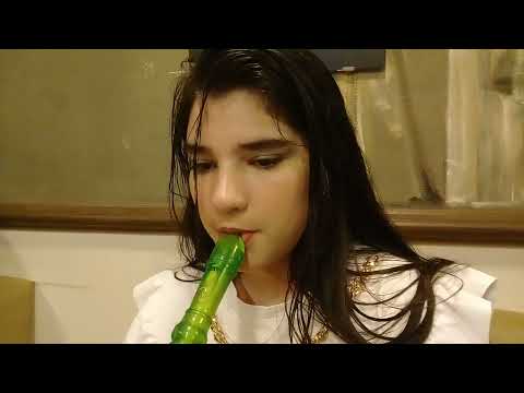 عازفة الفلوت الصغيرة شوف الموهبه