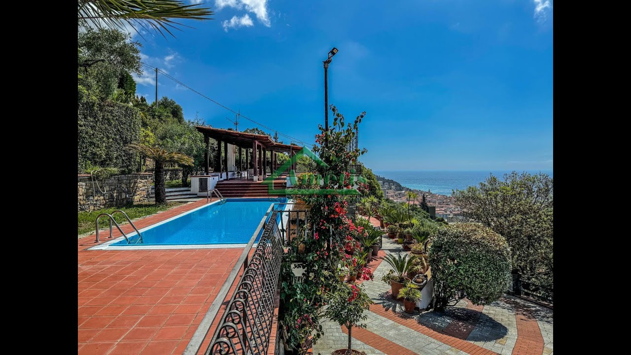 V180 Villa Mediterranea in Vendita a Imperia (IM)  con piscina e vista mare swimming pool sea views