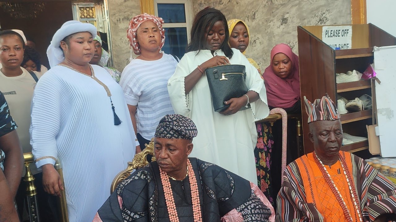 SO FUNNY! THE RICHEST KING IN LAGOS OBA ONIBA, MOST HAPPIEST MOMENT AS