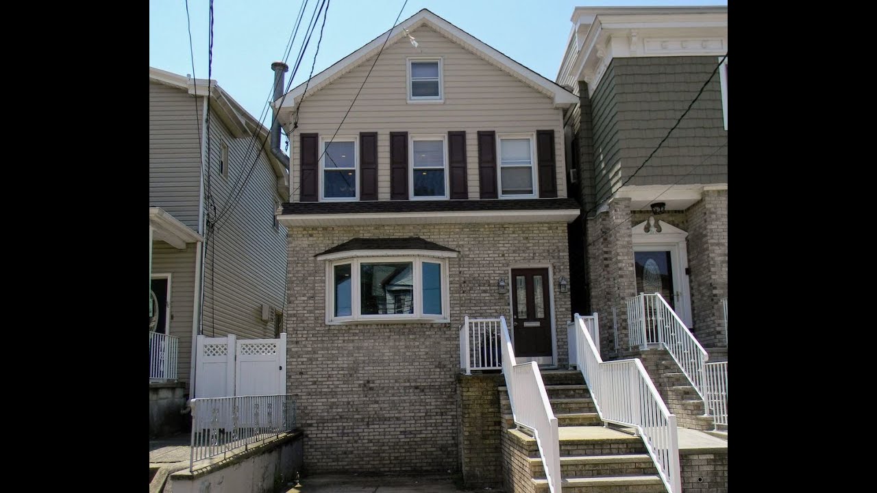 Houses for Rent in Bayonne 2BR/2BA by Property Management in Bayonne