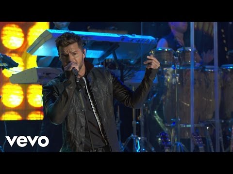 Ricky Martin – Livin' la Vida Loca (Live on the Honda Stage at the iHeartRadio Theater LA)