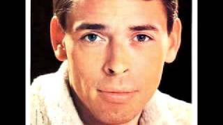 Video voorbeeld van "J. Brel Sur la place (English subtitle)"