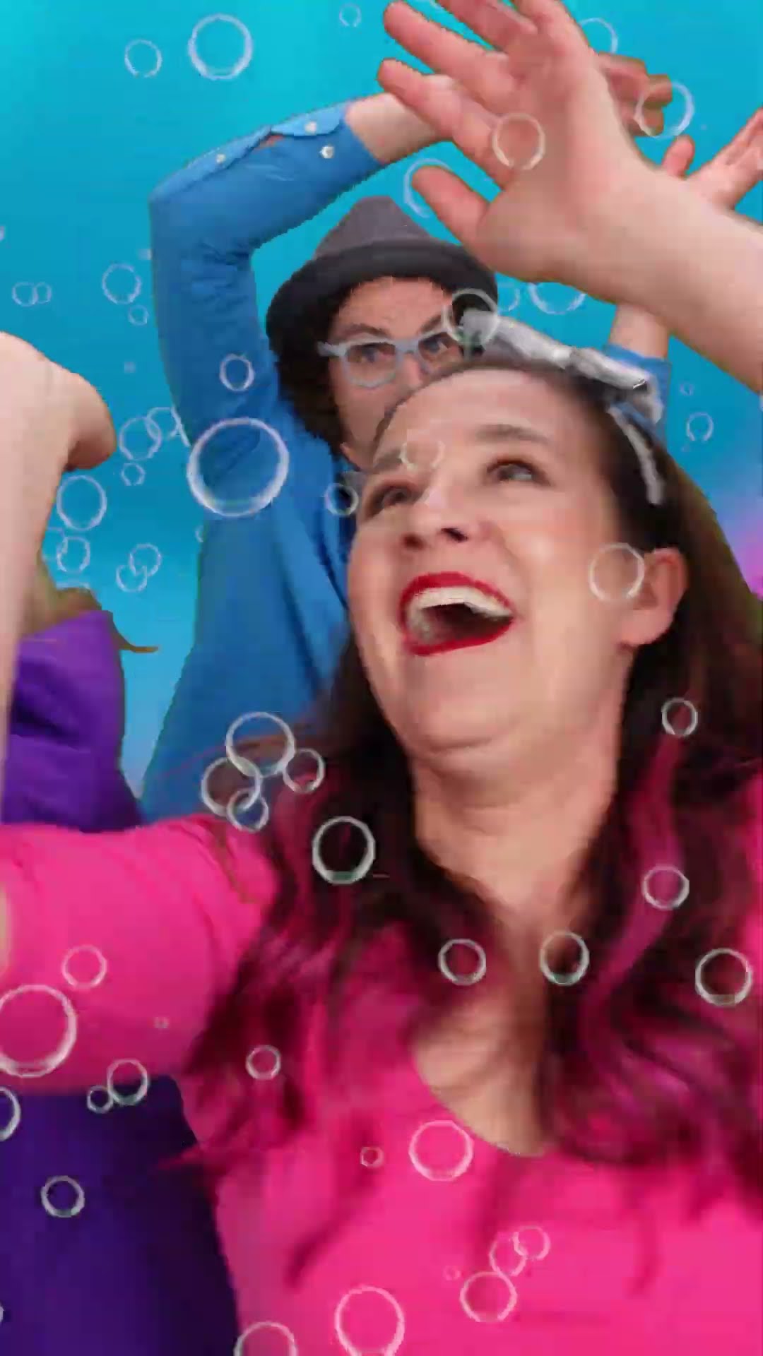 Swimming In The Sea - with the Baby Shark Family ?? #shorts #kidssongs
