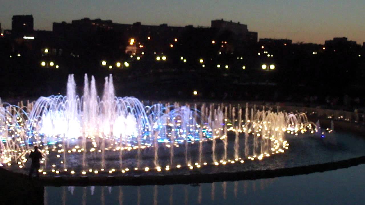 M4H00487 Москва. Царицыно. Фонтаны