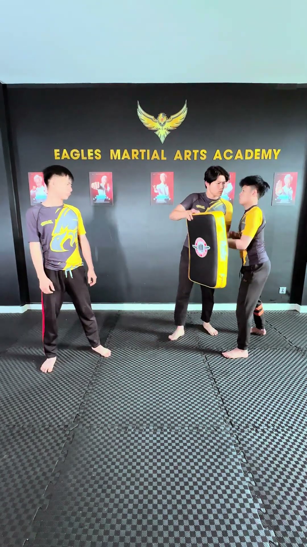 Mạnh mạnh [BEN EAGLE] #beneagle #training #kungfu #funny  #fighting #comedy