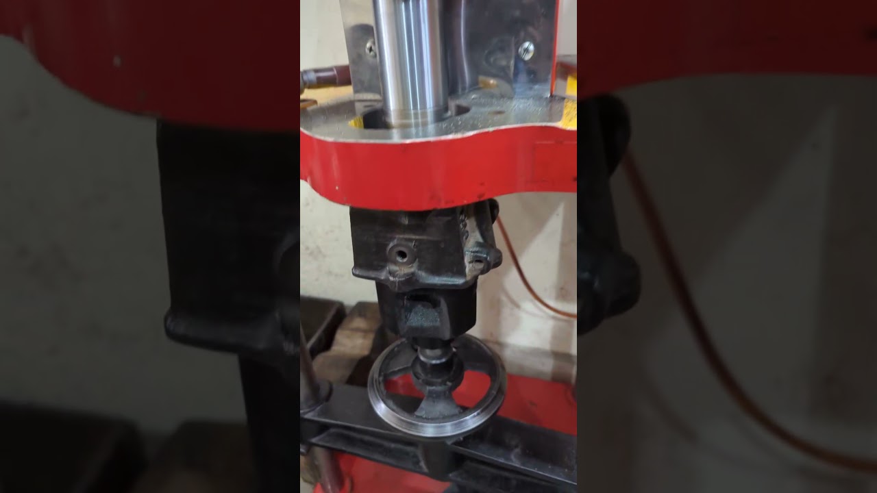 AJ ka vilog Hain Honda motorcycle ka cylinder polish and repairing 