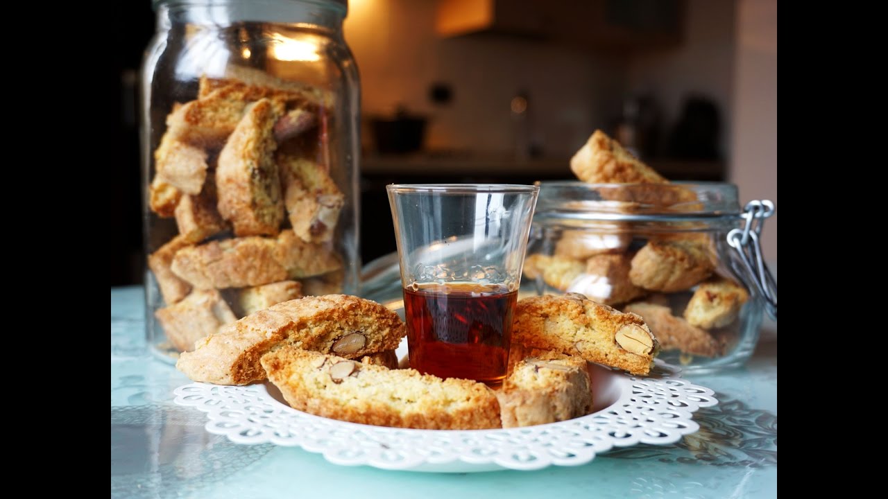 Cantucci toscani alle mandorle - Le video ricette di Lara