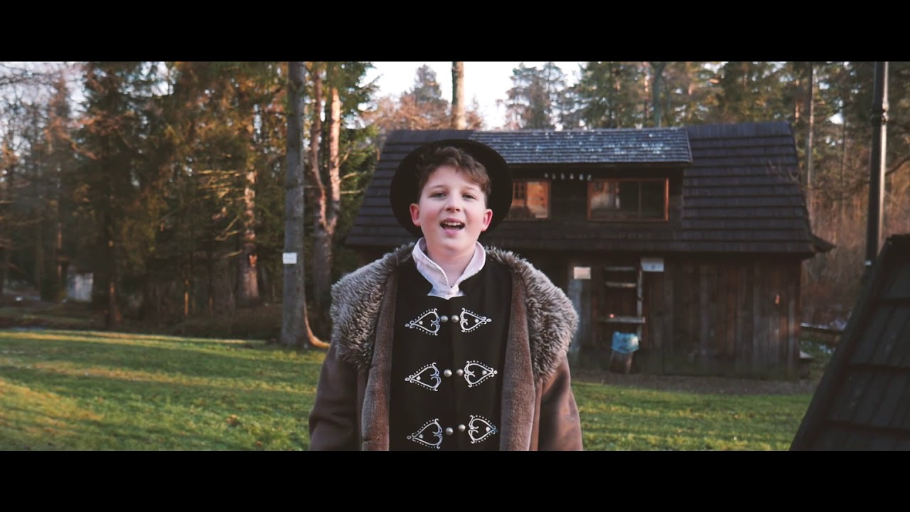 „Mamma son tanto felice” piosenka Cesare