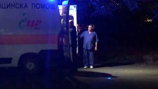 Полицаи качват Стьопата в линейка
