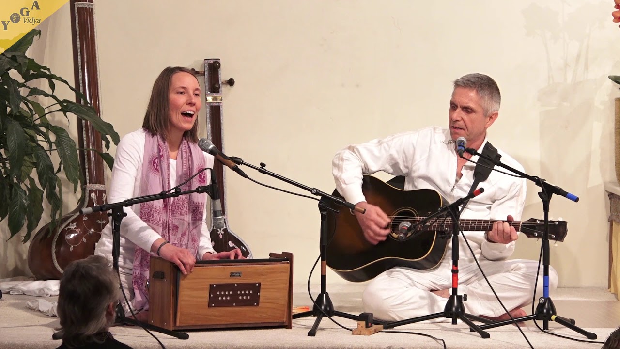 Maha Mantra by Gauri and Keval Satsang (12.2017) meditation for anxiety