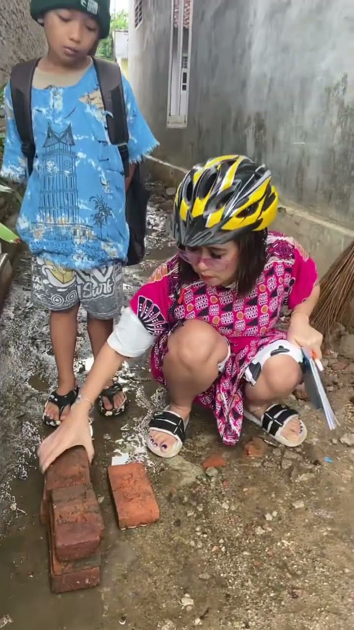 Vidio kocak dan gokil @nyaikembang1nyaikembang1 /kisah ibu petugas kebersihan?