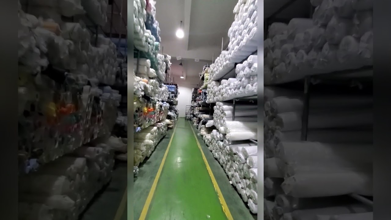 Chenxing: 9072 Classic Shirt fabric, fine fabric texture, not easy to stimulate. 