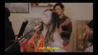 run to you - whitney houston (XNV ft. roomate project cover)