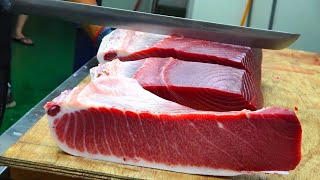 Мастер тунца разбивает 250-килограммового гигантского голубого тунца невероятными навыками