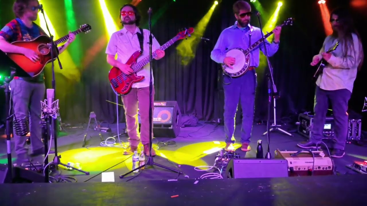 The Dirty Grass Players live @ River Street Jazz Cafe.  Filmed by Ramblin on.