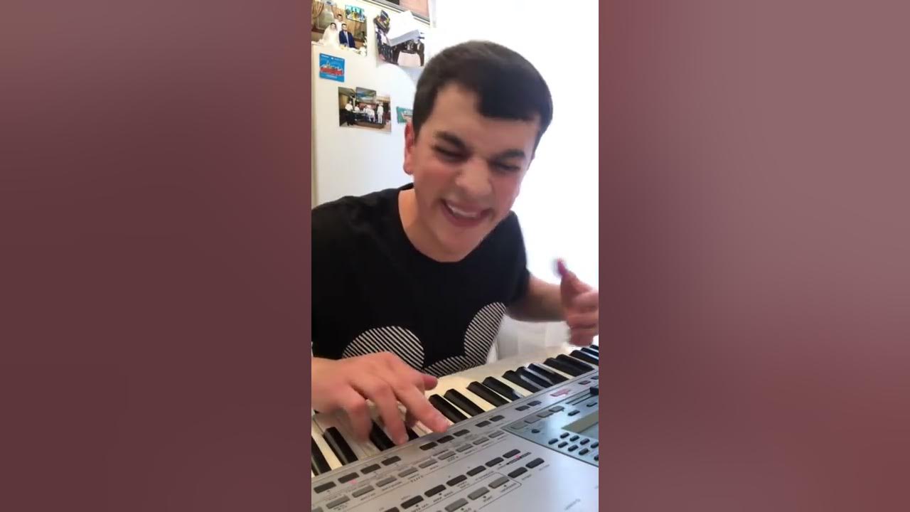 Самедов песня с днем рождения. Сакит самедов. Сакит самедов я пьян. Сакит самедов 2022. Самедов сакит мести хумар.