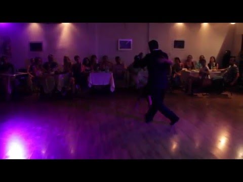 Dos Orillas Práctica de Tango, bailan Carla Mazzolini y Gaspar Godoy(1/4)