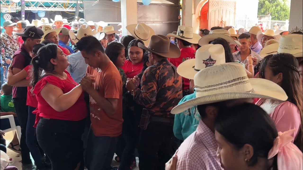 aldea la catocha Chiquimula claramente aquí anda la bailadora del sexy boy