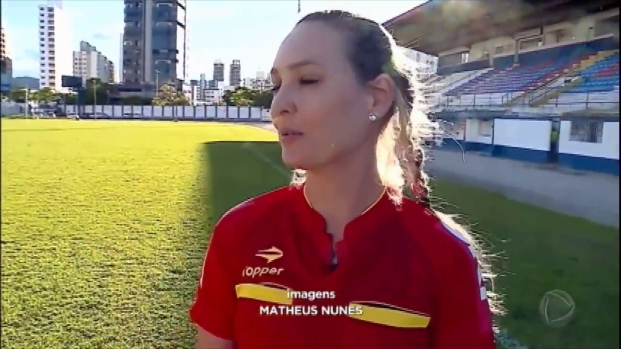 Futebol Chic: conheça mais sobre a bandeirinha Nadine Bastos - YouTube