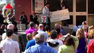 7-Eleven Donates $7,711 to Mayor Brown's Learn to Earn Program