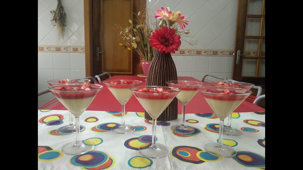 Panna cotta de morango (strawberry panna cotta)