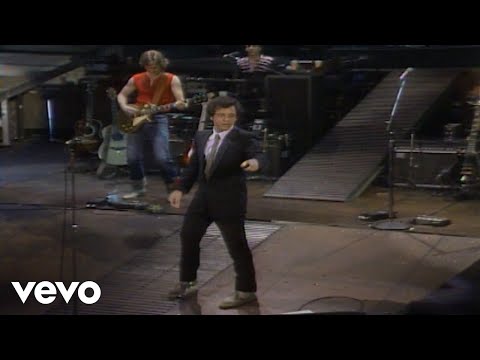 Billy Joel - It's Still Rock and Roll to Me (Live from Long Island)