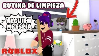 MY CLEANING ROUTINE | SOMEONE IS SPIEVING ON ME IN BLOXBURG | Kori Roblox