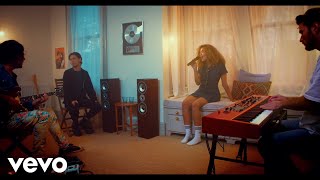 Izzy Bizu - Mg (Live Session) Ft. Dom Mcallister