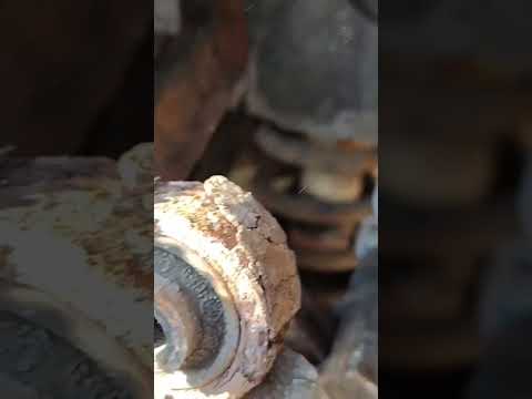 Saturn Vue back shock replacement #automobile #mechanic #shorts #furb