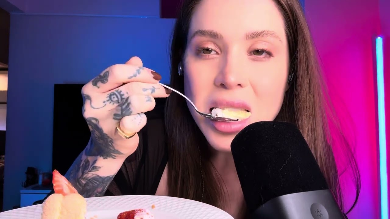 ASMR MUKBANG 🍰🎂🍫