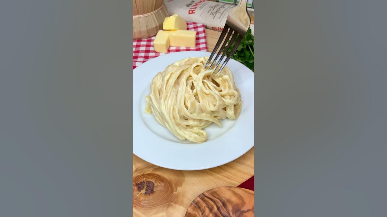 FETTUCCINE ALFREDO (Original Recipe) - Cooking with Bello #shorts