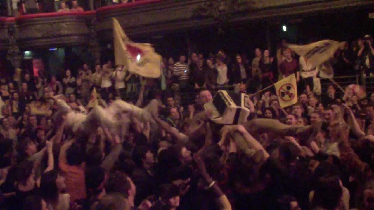 HK & les Saltimbanks -