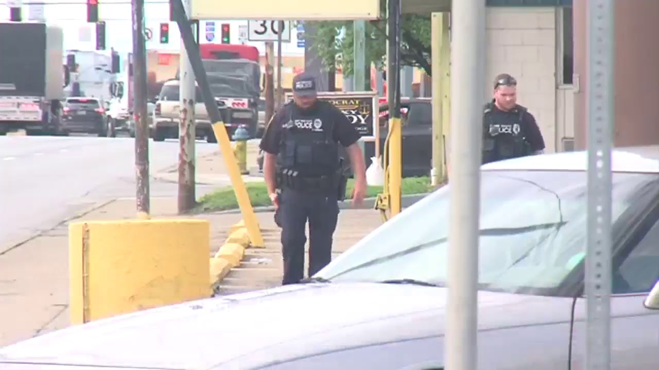 Police investigate stabbing near Terre Haute motels - YouTube