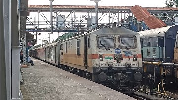 Dangerous dibrugarh - New Delhi rajdhani express Arriving at New Bongaigaon Junction