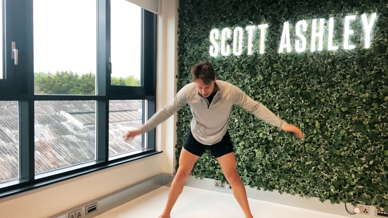 CELEBRITY TRAINER - SCOTT ASHLEY