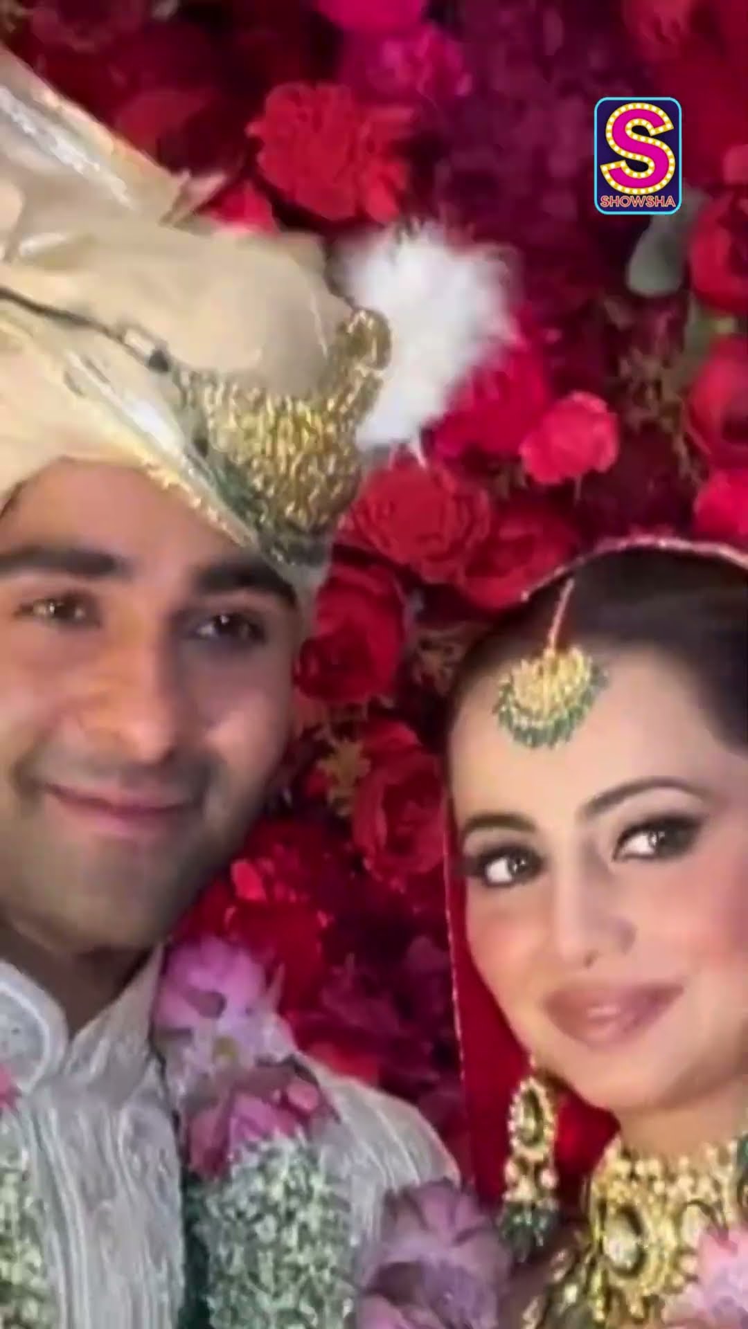 The Happy New Couple Aadar Jain \u0026 Alekha Advani Pose For Paps Right After Pheras! | Bollywood | N18S